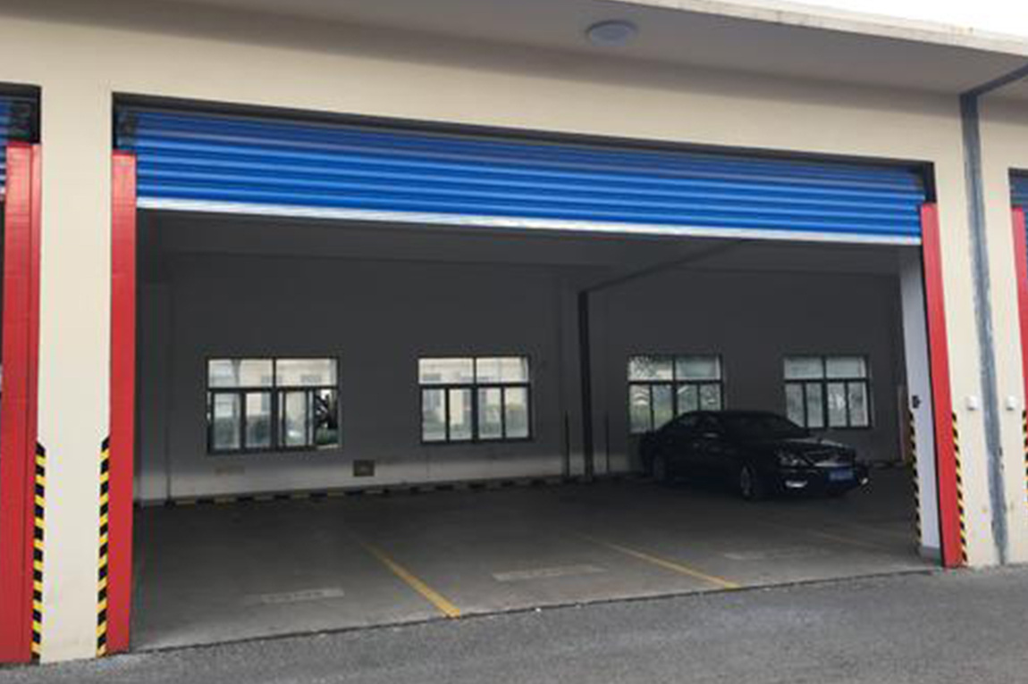 钢质抗风卷帘门